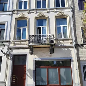 Pensión Alicia, Idealement Situe, Bruselas