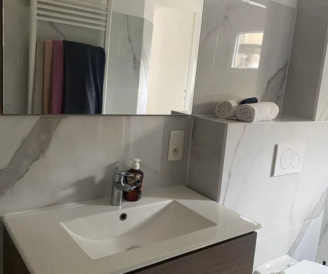 Grand Appartement Deux Chambres Brussels Belgium