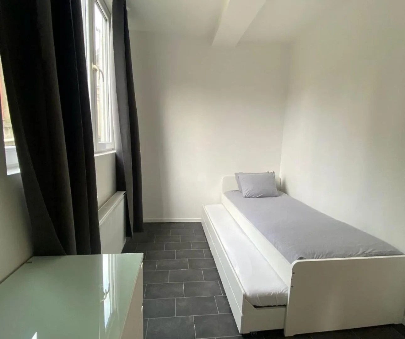 Grand Appartement Deux Chambres Brussels Apartment